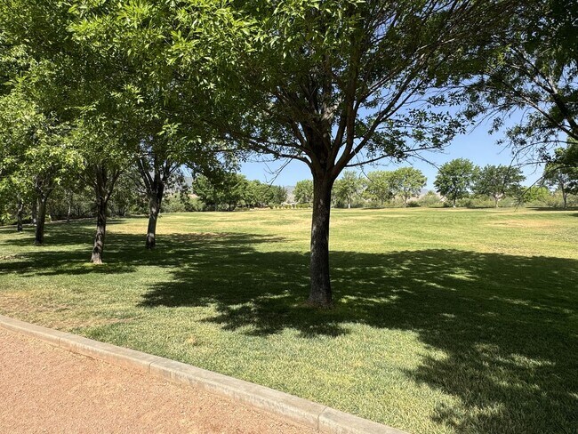 Building Photo - HOUSE - COTTONWOOD - DEL WEB COTTONWOOD RANCH