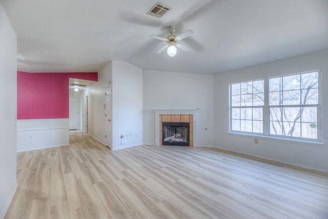 Building Photo - 1712 W 57th Pl