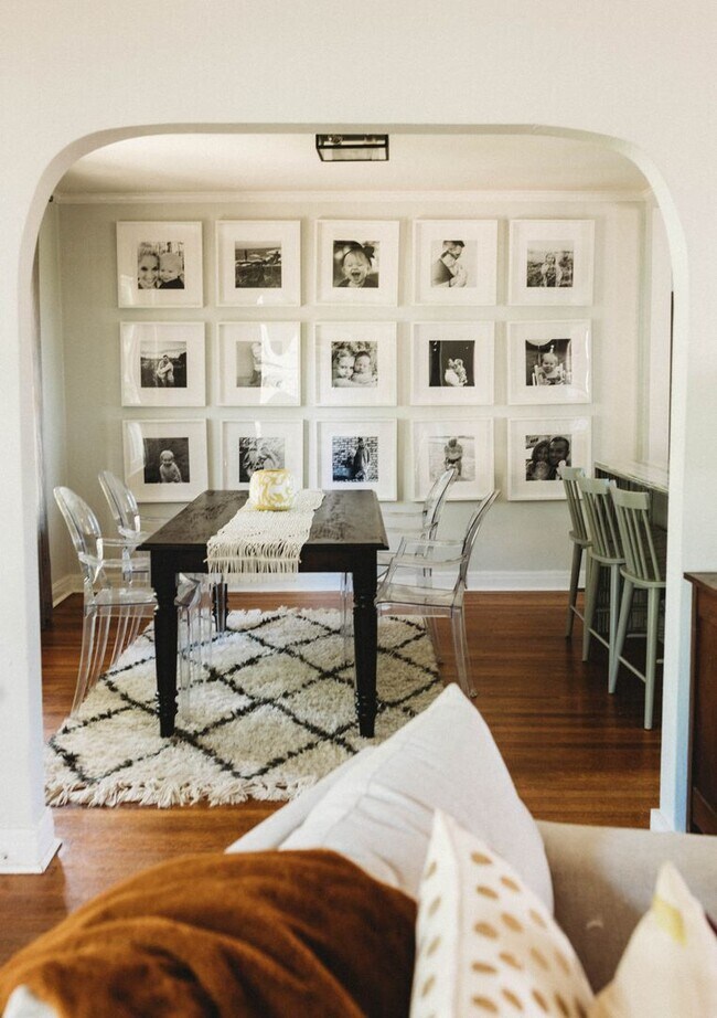 Building Photo - Call Peggy 501 676 1758