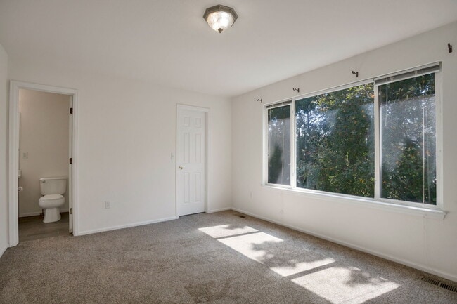 Building Photo - 13647 Plaster Cir