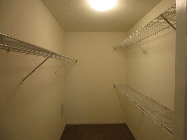 Building Photo - 5013-5015 Betty Jean Way
