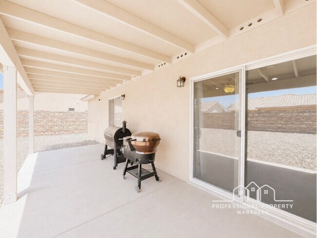 Building Photo - For Rent: 3-bedroom, 2-bathroom home in Villa Chaparral