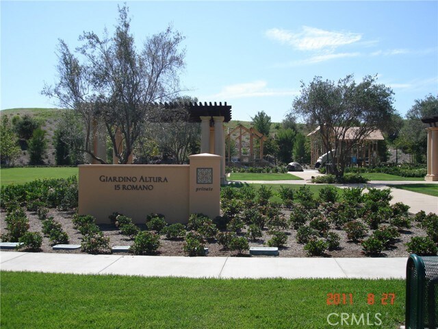 Building Photo - 81 Cipresso