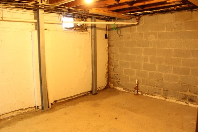 Building Photo - 3301 Scottwood Rd