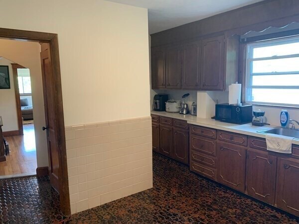 Building Photo - 52 Winter St