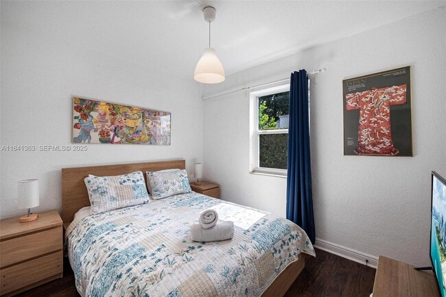 Building Photo - 243 NW 44th St