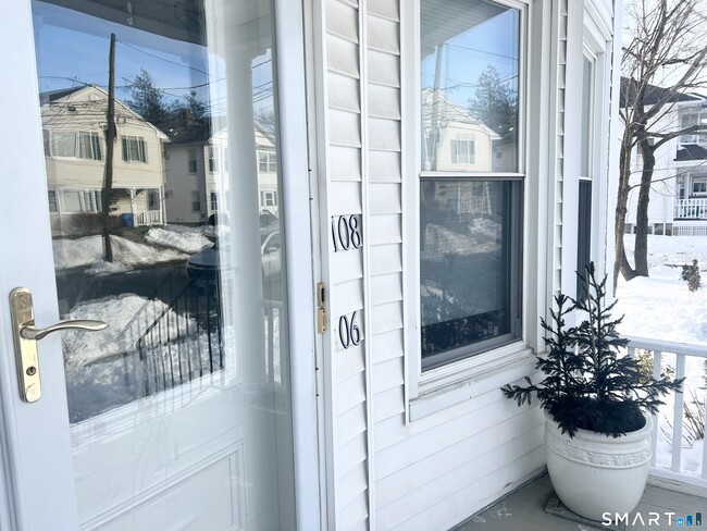 Building Photo - 106 Horace St