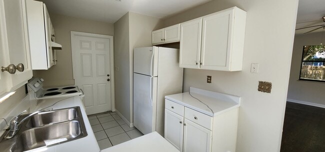 Building Photo - 3/2 1 car garage in Vero Beach