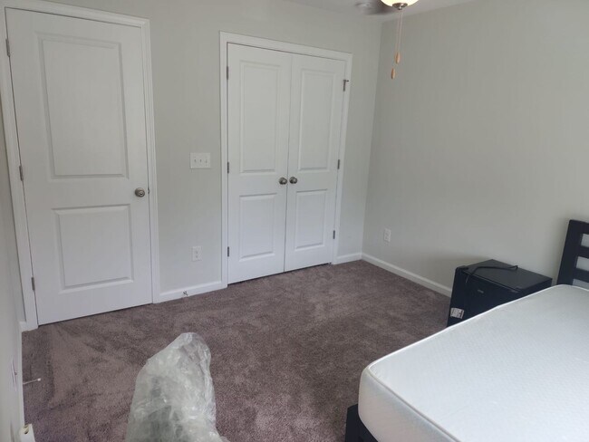 Building Photo - 405 Eclipse Ln