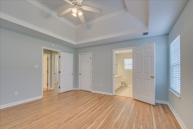 Building Photo - 3018 Ashland Way