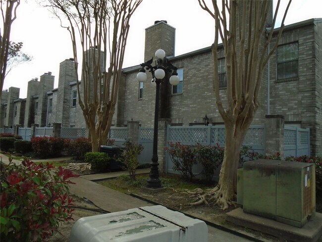 Building Photo - 6000 Reims Rd