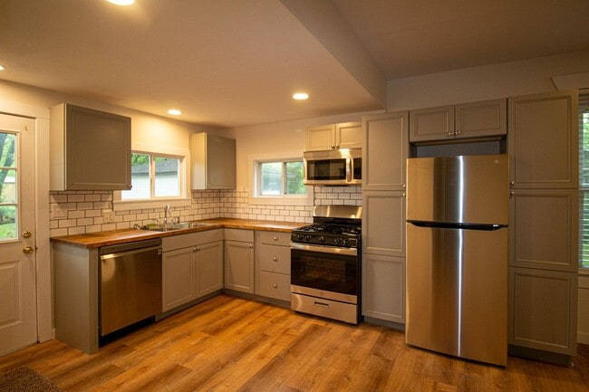 Building Photo - Single-Family Home in the Worley Street-Park Neighborhood