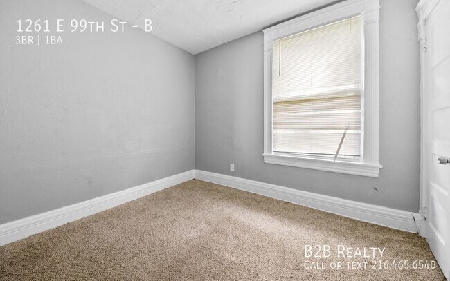 Building Photo - 1261 E 99th St