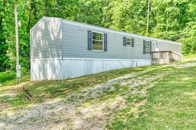 Building Photo - 3 Bedroom / 2 Bathroom Home in Russellville