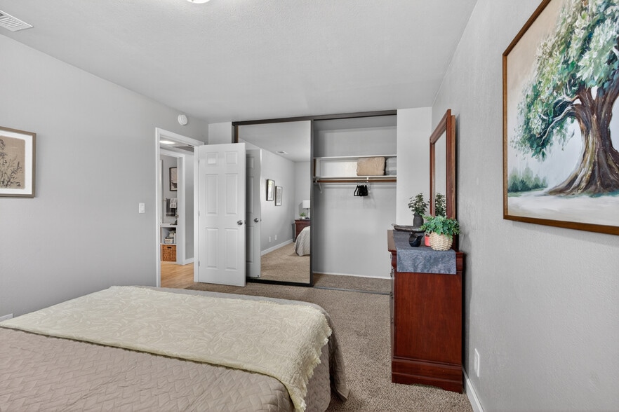 Primary Bedroom - 6327 Morgan Pl