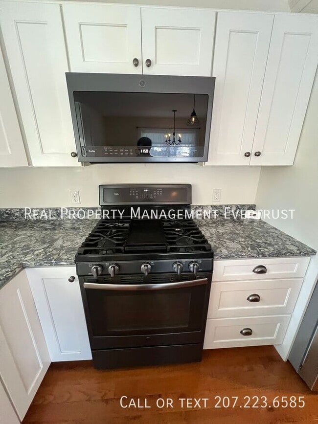 Building Photo - 65 Shore Rd