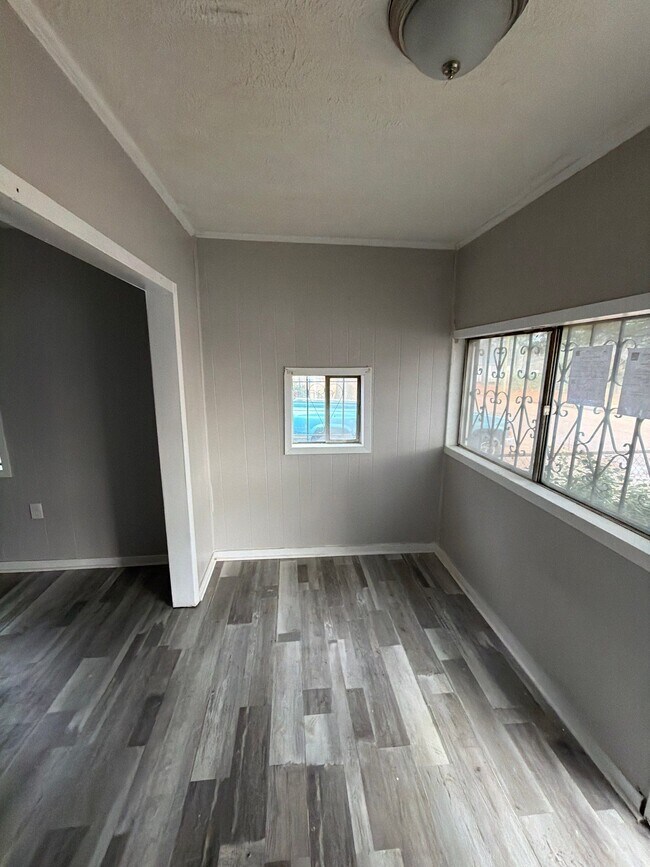 Building Photo - 3026 Bishop Ave