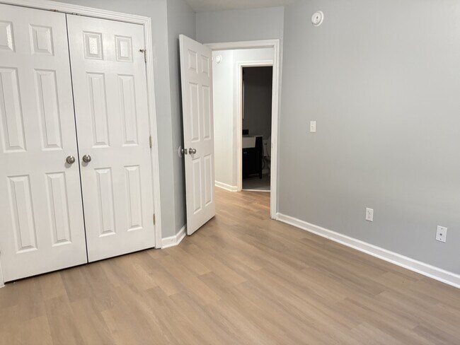 Building Photo - 1206 Maroon Dr