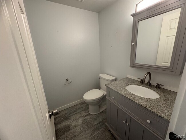Building Photo - 110 Lake Country Dr