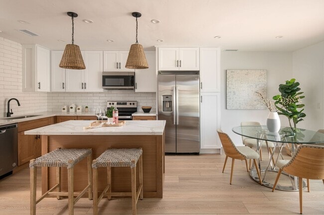 Primary Photo - Turnkey 3 Bed/2 Ba in Encinitas' Finest 55...