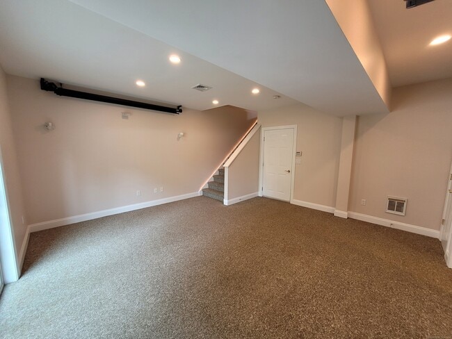 Building Photo - 48 E Hayestown Rd