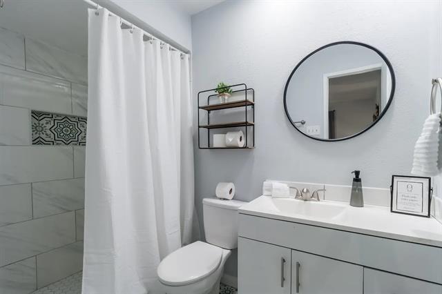 Building Photo - 4821 Hamilton Ct
