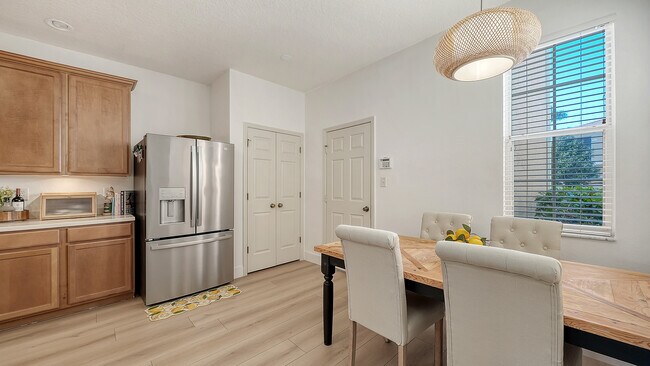 Building Photo - 3790 Parkridge Cir