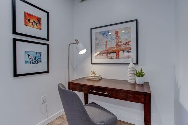 Building Photo - Luxury One Bedroom on Division near Salt &...