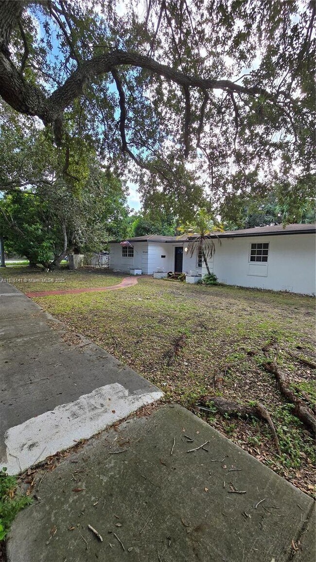 Building Photo - 15120 SW 87th Ave