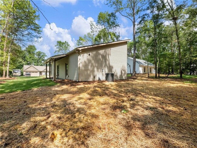 Building Photo - 8083 Beachwood Dr