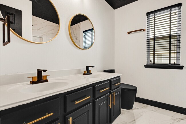 Building Photo - 11915 Helene Ct