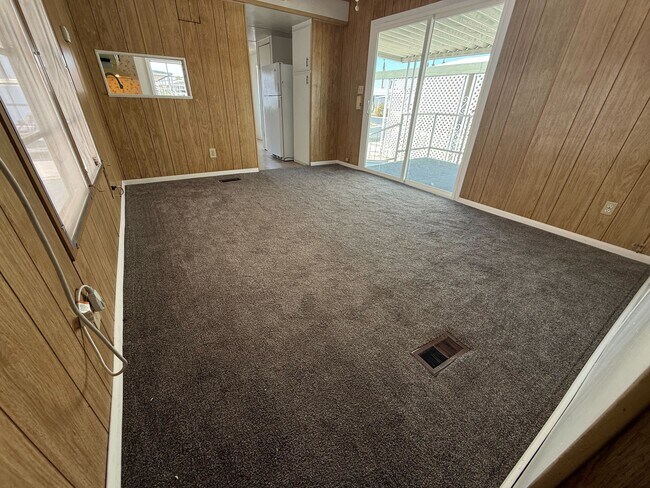 Building Photo - 3601 E Wyoming Ave