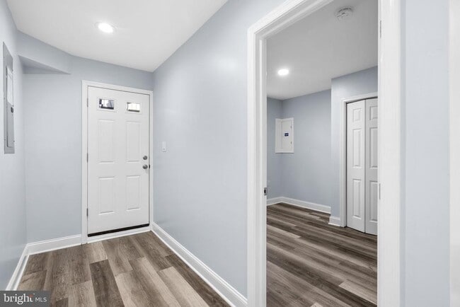 Building Photo - 1641 4th St NW