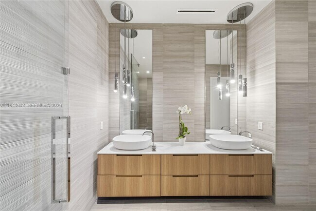 Building Photo - 4701 Meridian Ave