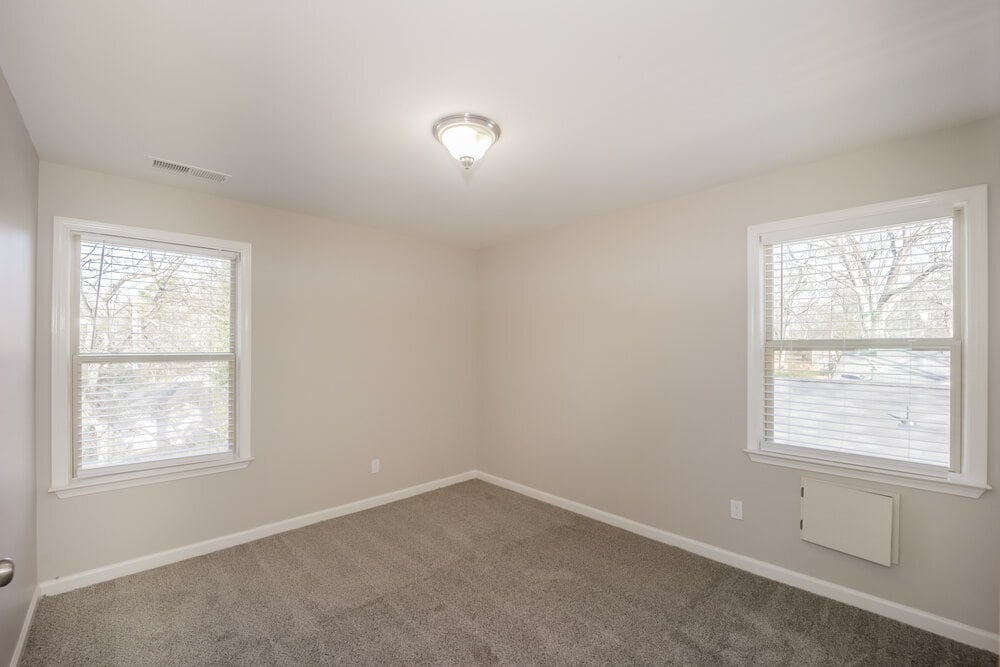 Building Photo - 1863 Phillips Ave