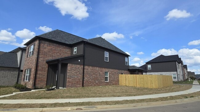 Building Photo - 1210 Pennock Dr