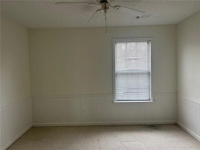 Building Photo - 3491 Chastain Glen Ln NE