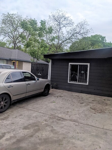 Building Photo - 1711 Ceralvo St
