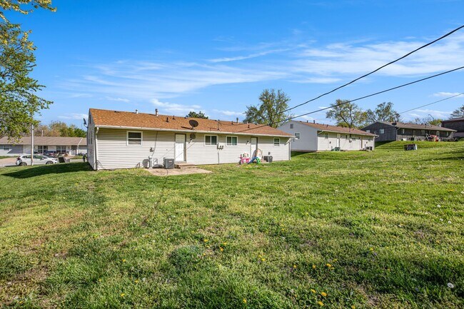 Building Photo - 18717 E Blackhawk Trail