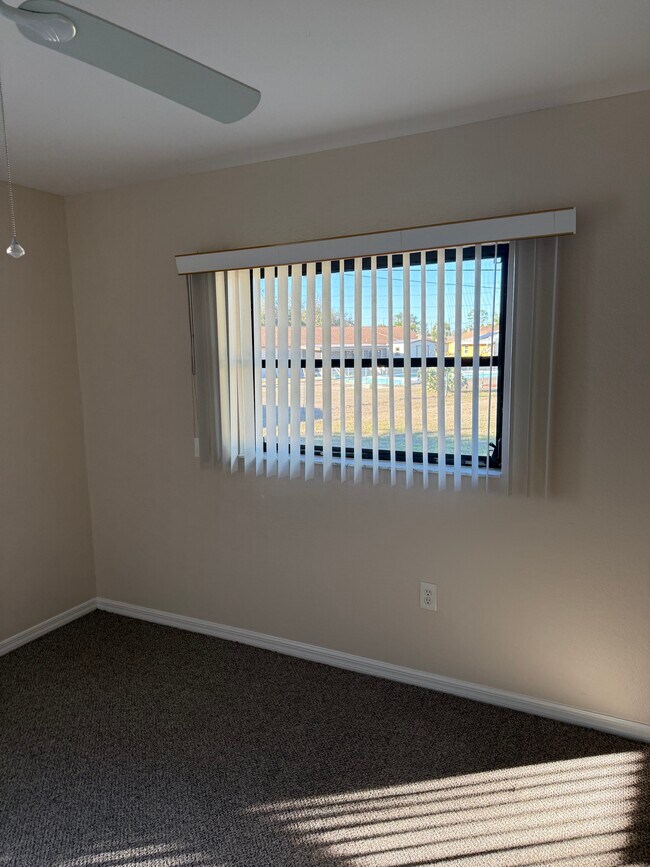 Building Photo - 486 Chamber St NW