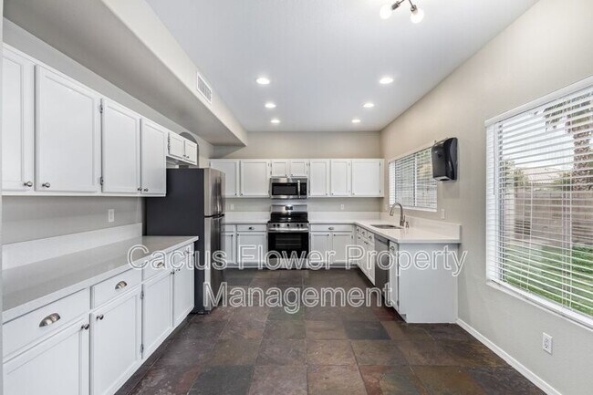 Building Photo - 1651 E Flint St