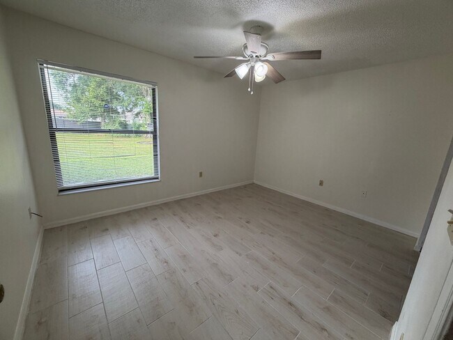 Building Photo - 608 Antelope Ln