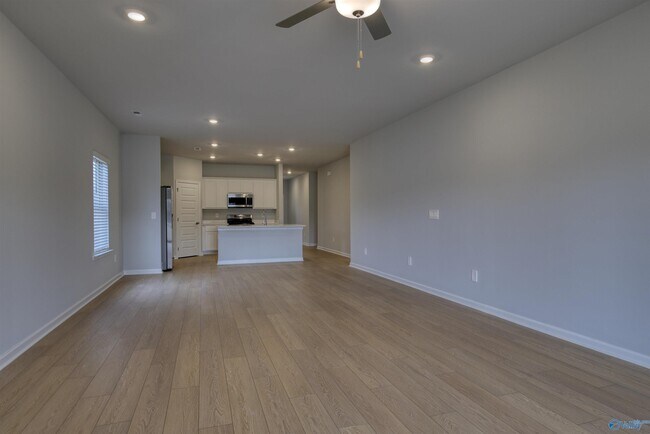 Building Photo - 12392 Whitcomb Cir