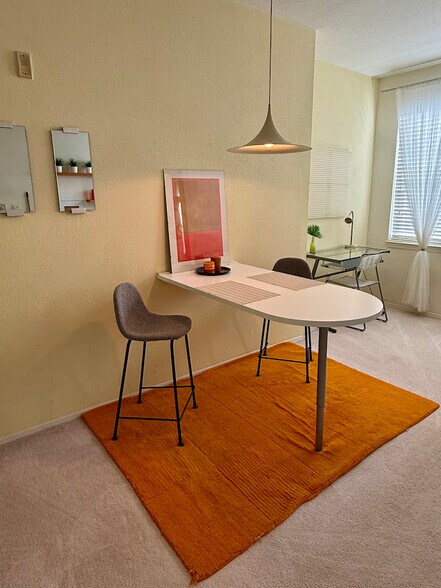 Building Photo - 5693 Star Rush Dr