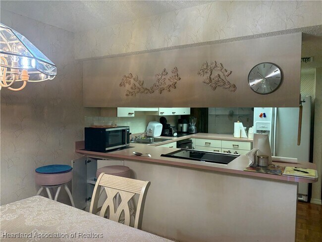 Building Photo - 5762 Matanzas Dr