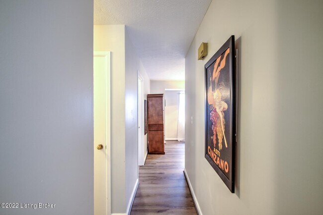 Building Photo - 341 S Birchwood Ave