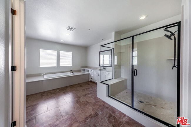 Building Photo - 22379 Driftwood Ct