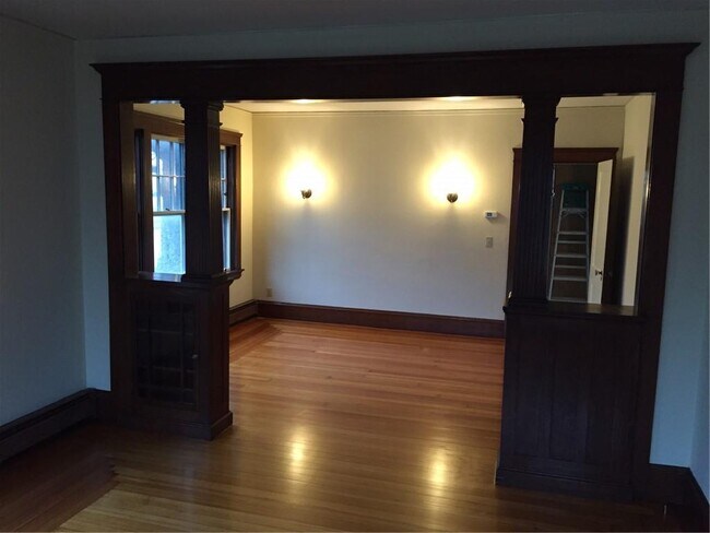 Building Photo - 1293 Smith St