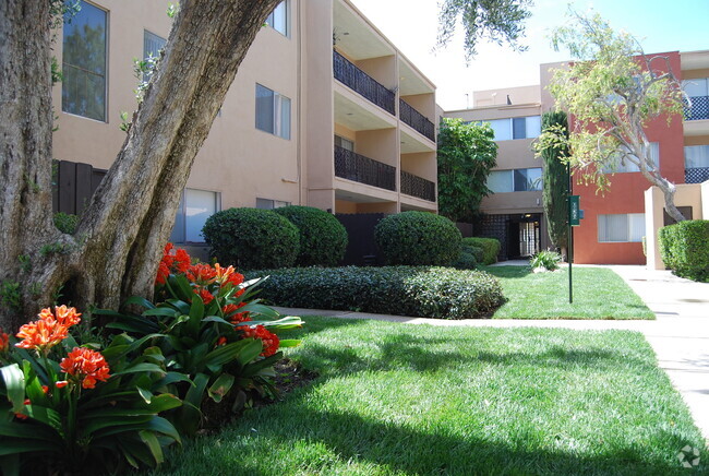 Building Photo - LeMarsh Gardens