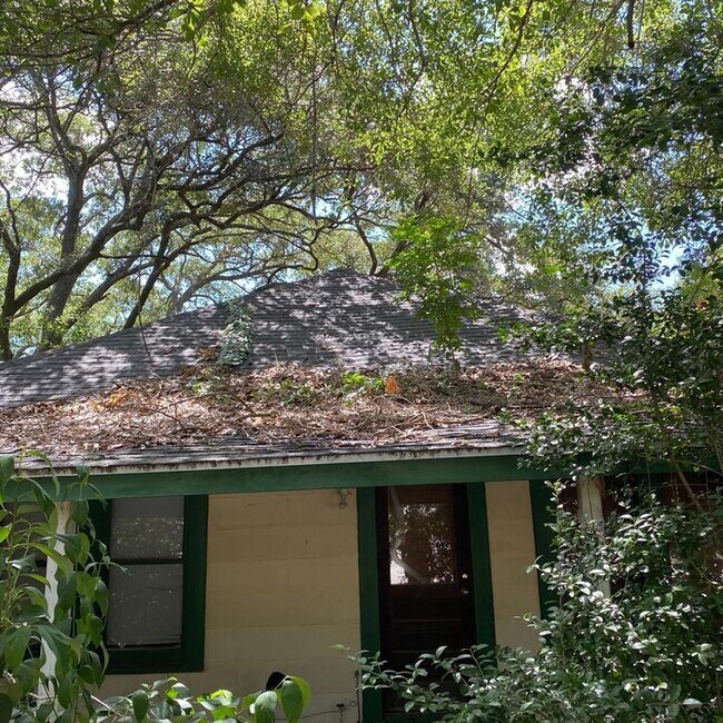 Building Photo - 1403 Avenue C